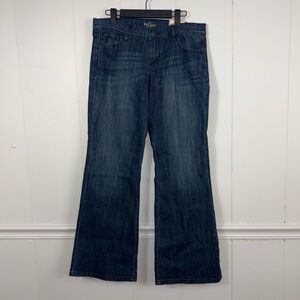 NWOT Old Navy The Diva Low Rise Stretch Denim Blue Flare Trouser Jeans 6 Casual